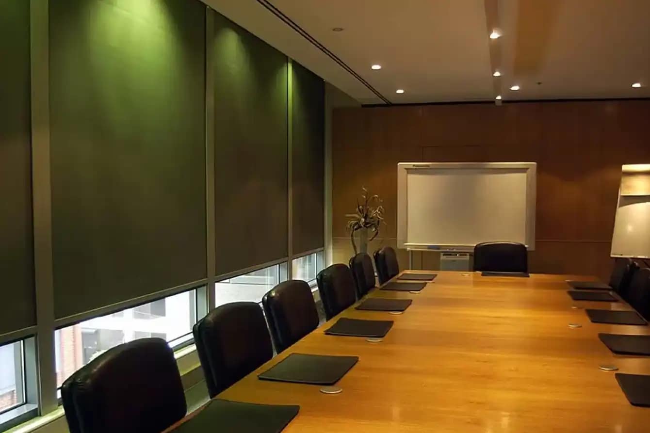 mörklaggningsrullgardiner