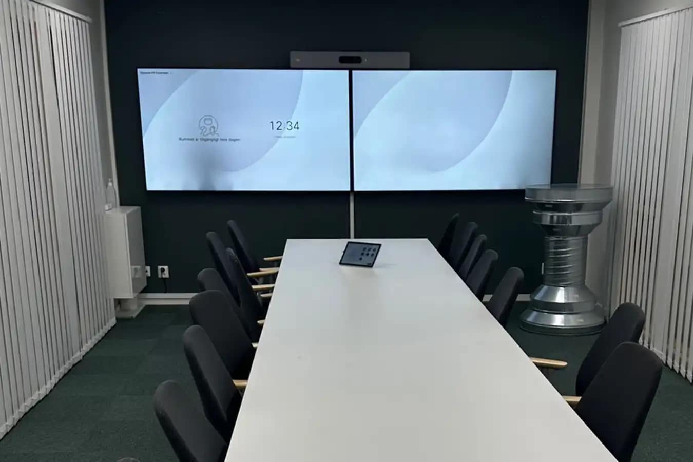 Skärmar och konferensrum Referens