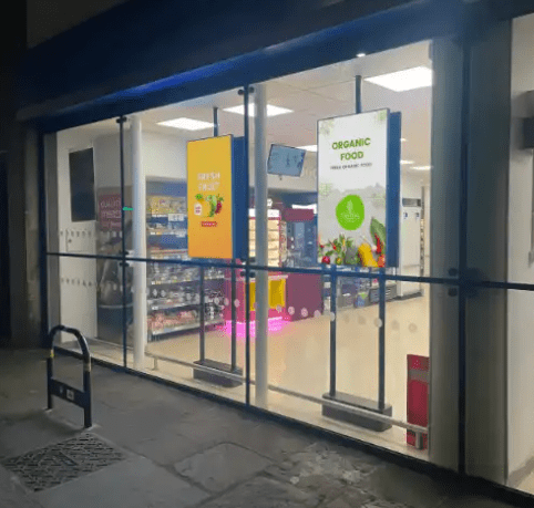 Digital Signage skärmar i skyltfönster