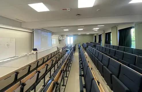 Hybridlösning för hörsal och aula