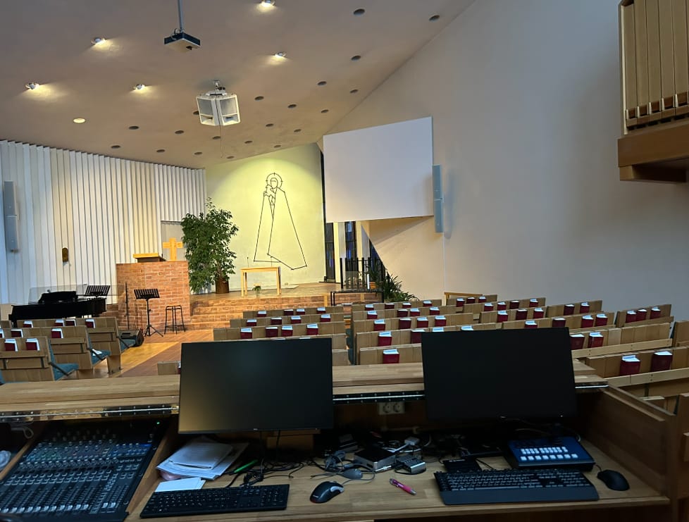 Ljudlösning i en kyrka